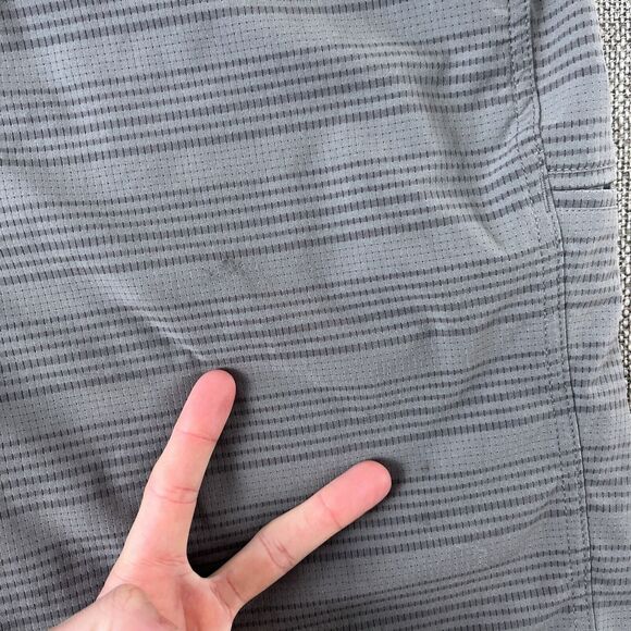 Kuhl Upriser Shorts Mens 38x9.5 Gray Striped Breathable Performance Outdoors - Picture 4 of 11